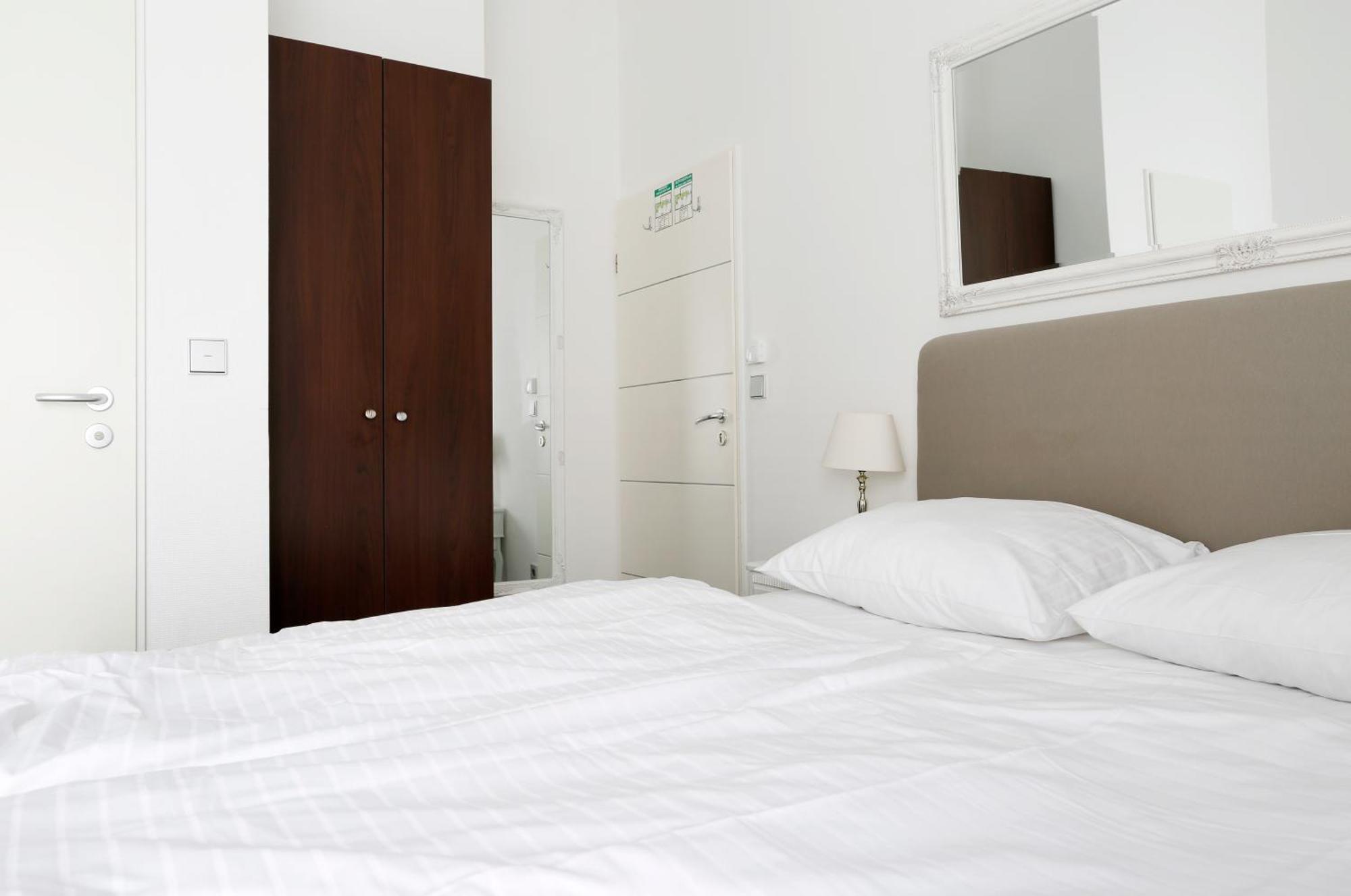 Nieb By Rockchair Apartments L Superhost Status L 3 Bedrooms Boxspringbeds 3 Bathrooms In Center "Kurfuerstendamm" - Cozy Family & Business Flair Welcomes You! Βερολίνο Εξωτερικό φωτογραφία