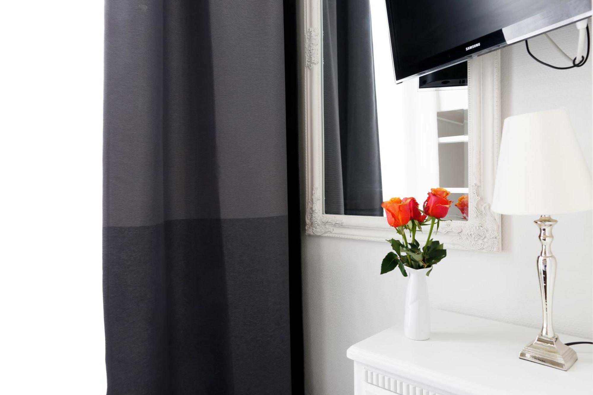 Nieb By Rockchair Apartments L Superhost Status L 3 Bedrooms Boxspringbeds 3 Bathrooms In Center "Kurfuerstendamm" - Cozy Family & Business Flair Welcomes You! Βερολίνο Εξωτερικό φωτογραφία